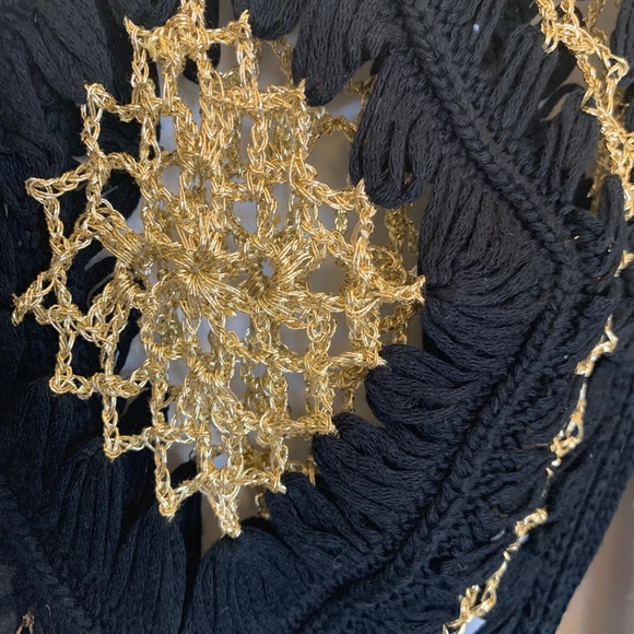 Stylish Crochet Blouse - Picture 5 of 6